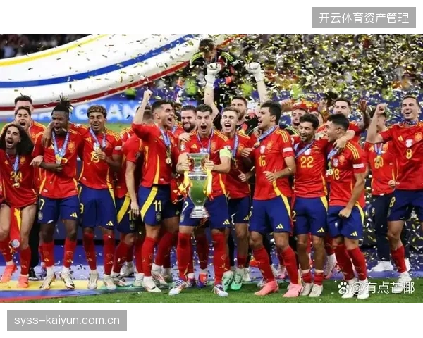 德拉富恩特演练无边锋战术，奥亚萨瓦尔的内收跑位成为西班牙B计划关键